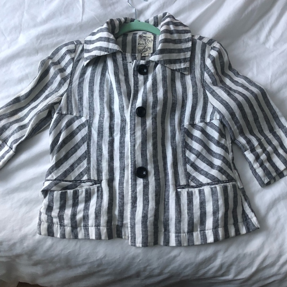 Black and white blazer (bolero)